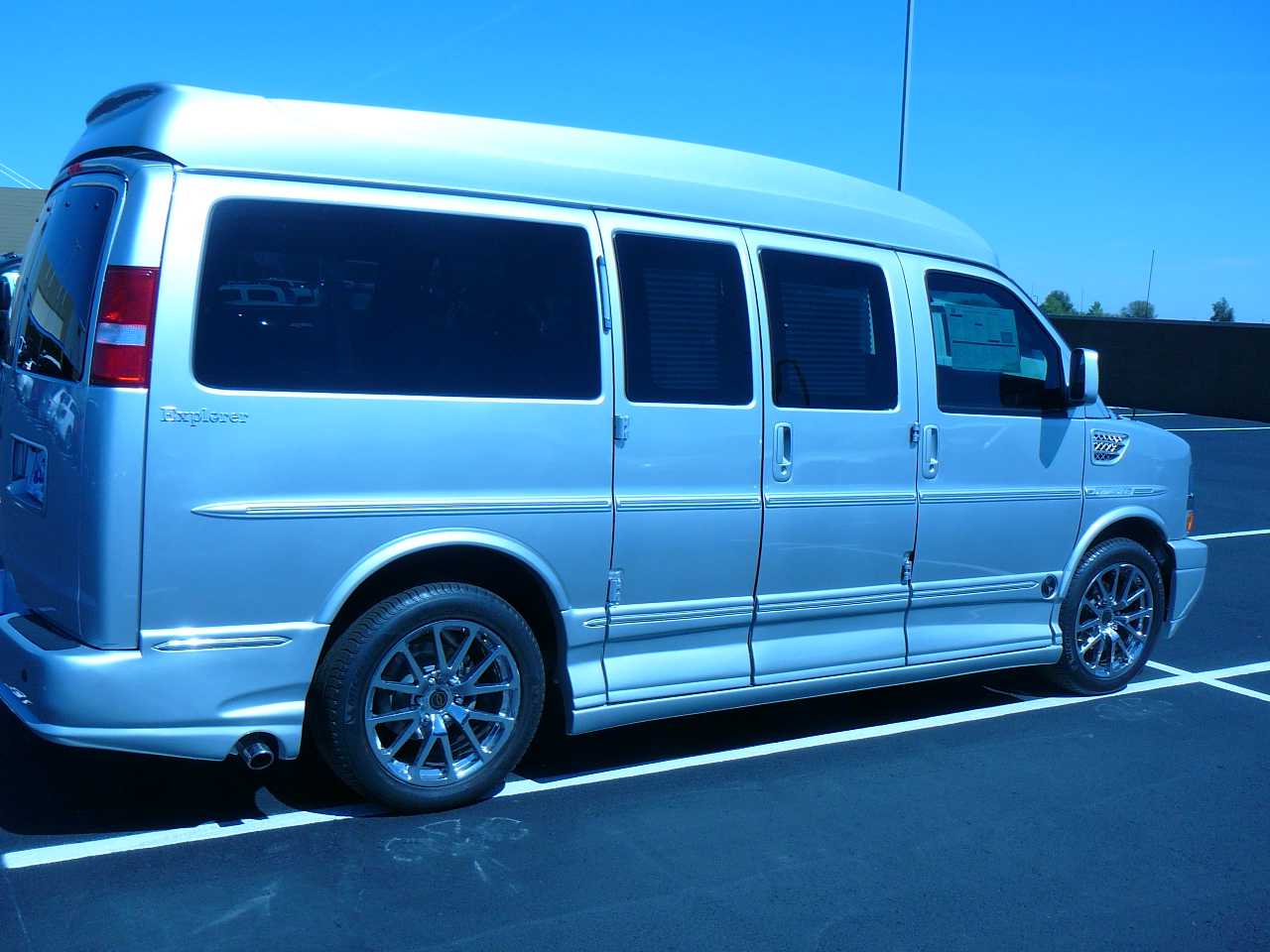 2014 Explorer Van CHEVROLET EXPRESS Silver Ice Metallic Explorer Van Limited SE